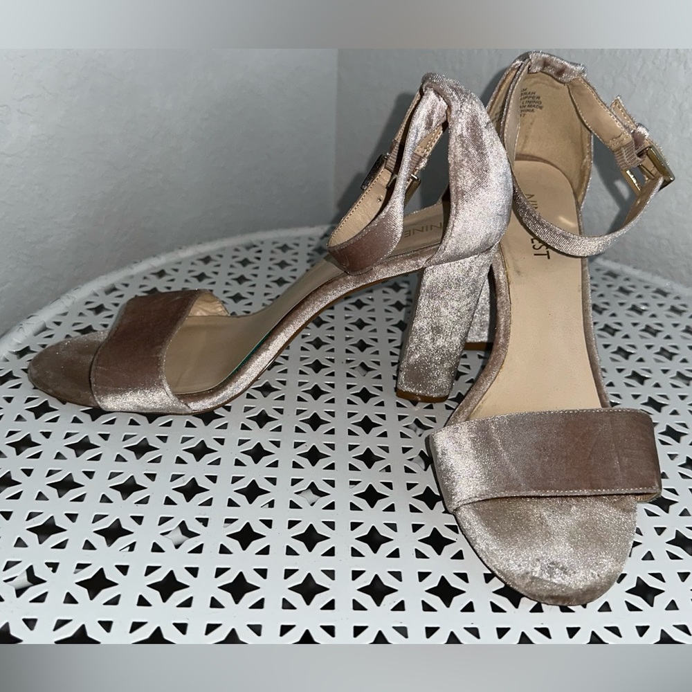 Nine West pink velvet Chunky heel